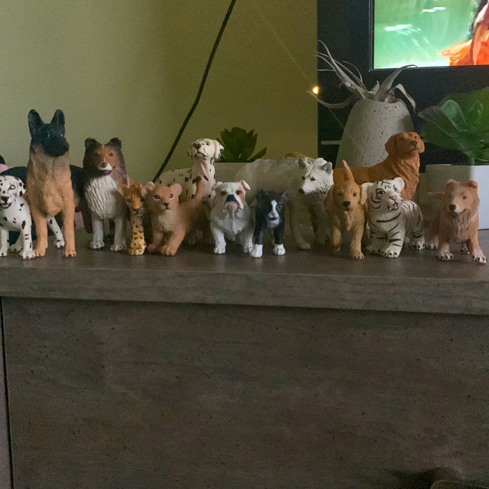 Animal action figure bundle